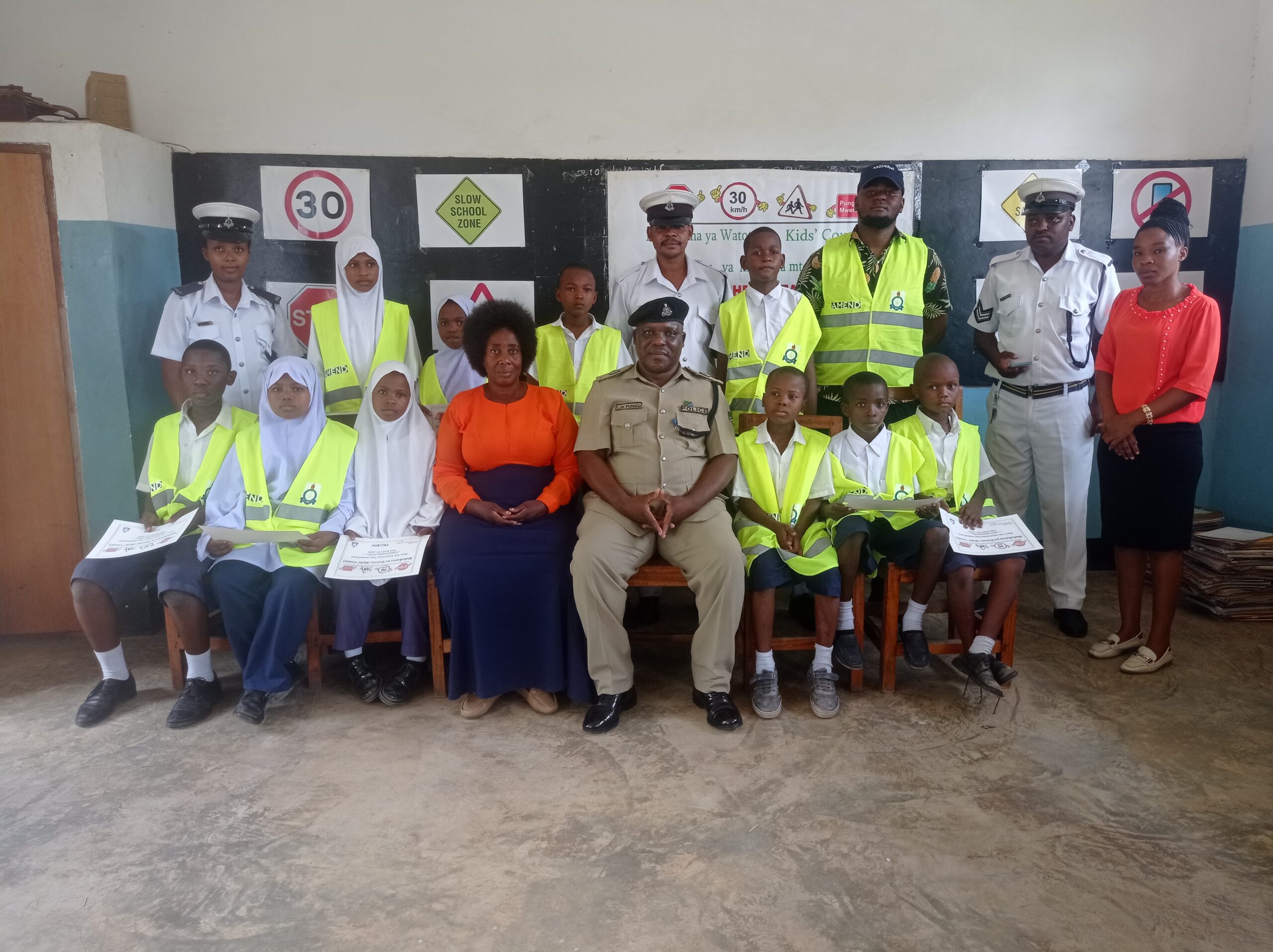 Group photo of the stakeholders involved