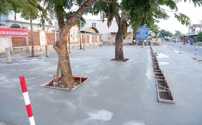 Road safety infrastructure construction at Phuoc Thanh School